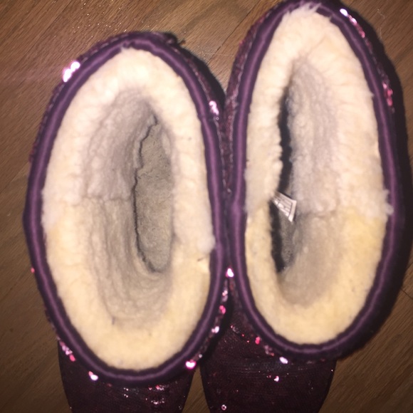 uggs - Picture 3 of 4