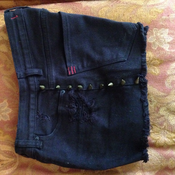 Distressed Studded Cheeky Short - BDG - Picture 4 of 6