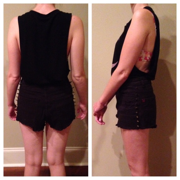 Distressed Studded Cheeky Short - BDG - Picture 6 of 6