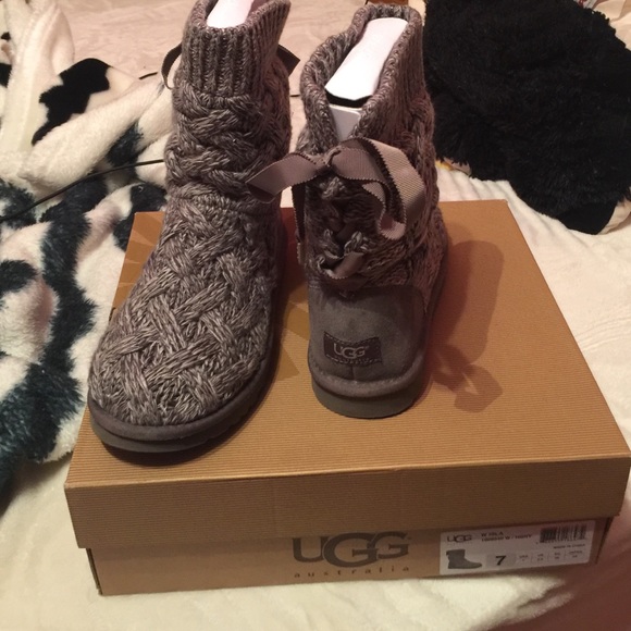 These are grey knitted uggs. Barely worn!