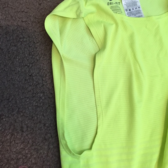 Nike Muscle Tee - Picture 2 of 3