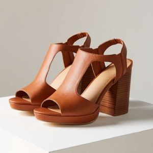 Urban Outfitters: Valerie Heel 8.5