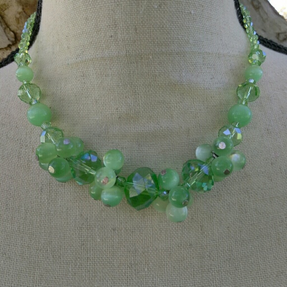 Wow ! Emerald color necklace