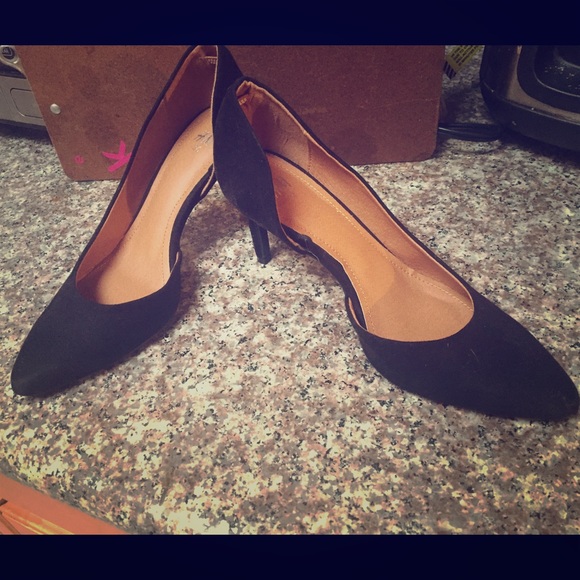H&M Size 6 Dorsey Black Pumps