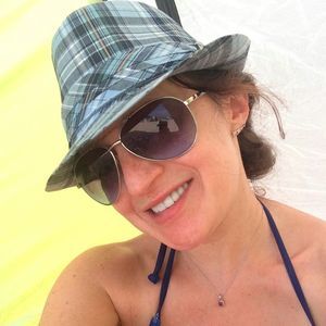 Meet your Posher, Shana