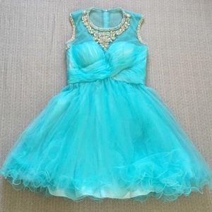 🎉HP🎉 Narianna formal dress