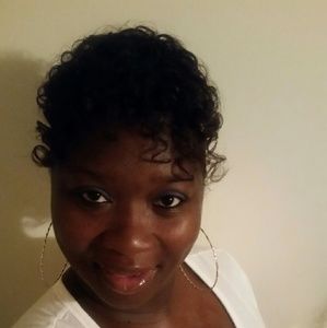 Meet your Posher, Cassandra