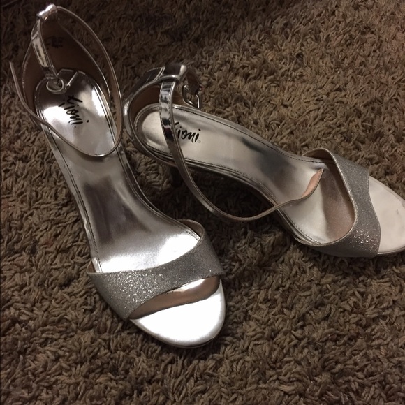 High heels - Picture 1 of 1