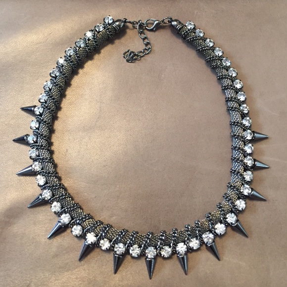 Rhinestone and spike fashion necklace