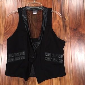 Cute little Vest w/faux leather