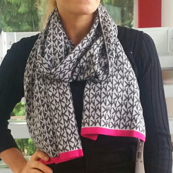 MICHAEL KORS  SCARF 100% AUTHENTIC - Picture 2 of 4