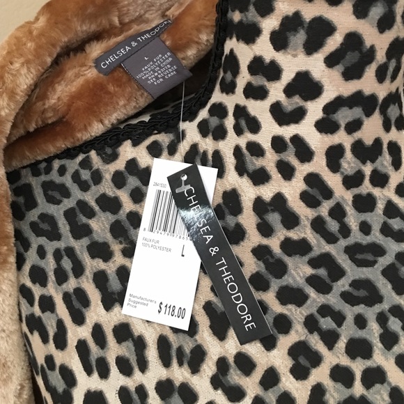 Chelsea & Theodore faux fur suede vest - Picture 4 of 4