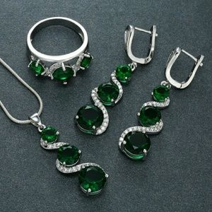 Sterling silver jewelry set w/ Emerald & cubic