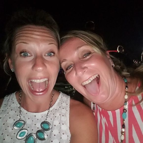 Meet your Posher, Anneliese - Picture 1 of 1