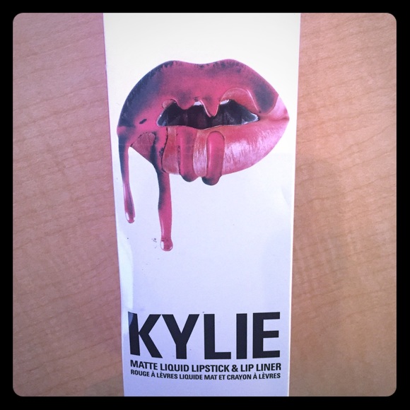 Kylie LipKit-Dolce K