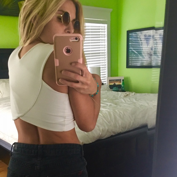 Emma & Sam LF crop top! White XS fits S - Picture 3 of 3