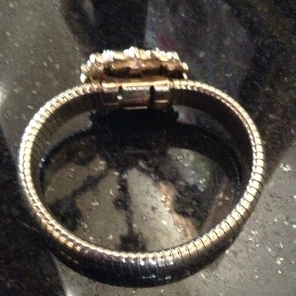 Gold bracelet and ring bundle - Picture 3 of 4