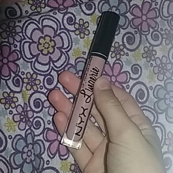 Liquid lipstick