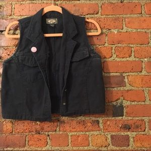 Black sleeveless vest