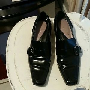 Kenneth Cole of New York leather shoes