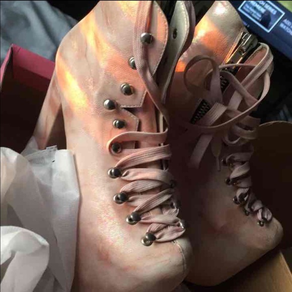 UNIF Mermaid Hellbounds size 6 - Picture 2 of 4