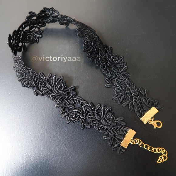 Black Lace Choker - Picture 2 of 3