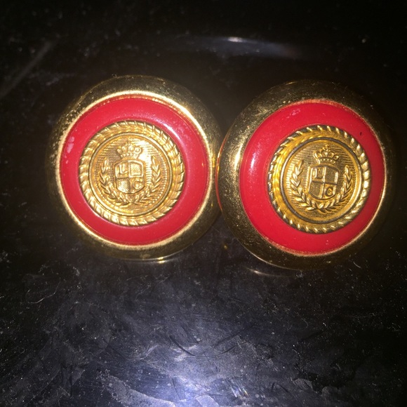 Liz Claiborne earrings 😍