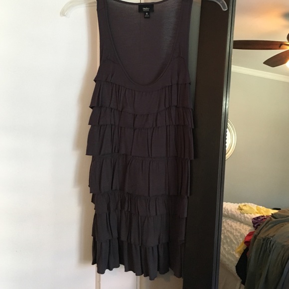 Gray ruffled tank top