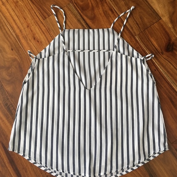 ❌SOLD❌Dee Elle open back striped tank - Picture 3 of 6