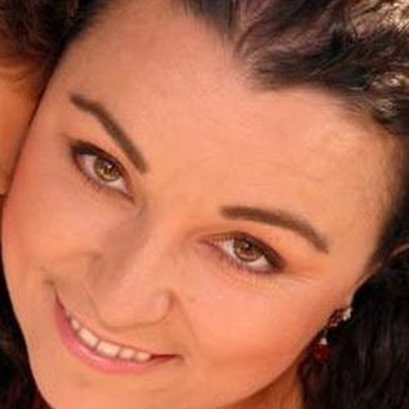 Meet your Posher, Ana - Picture 1 of 1