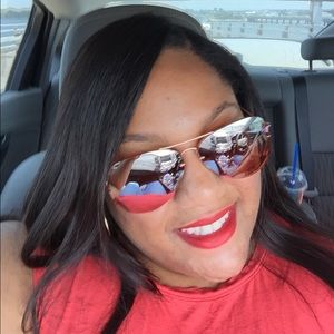 Meet your Posher, Devette