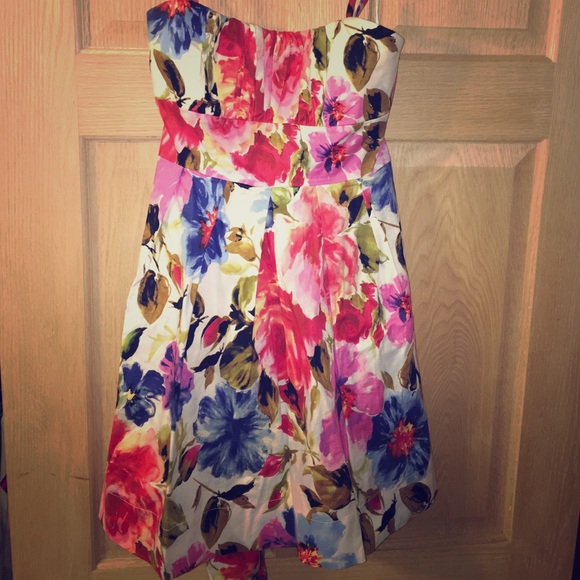 ❄️ Alyn Paige floral dress 🌸