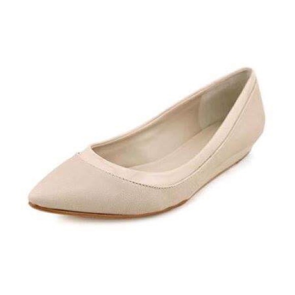 NIB BCBGeneration Alonsa Leather Flat