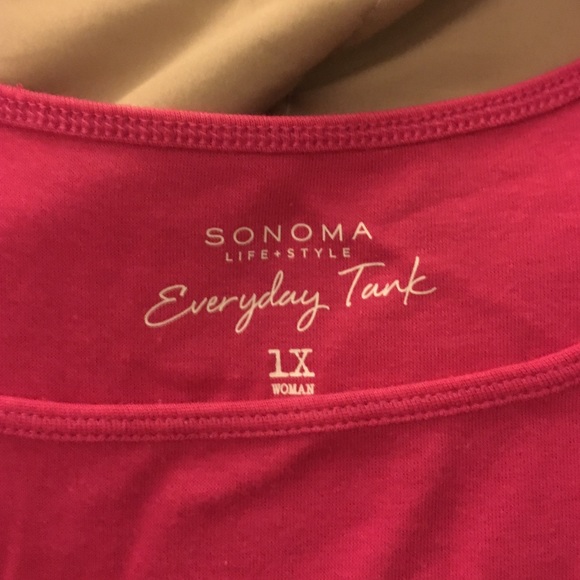 Woman's tank bright pink brand new - Picture 3 of 3