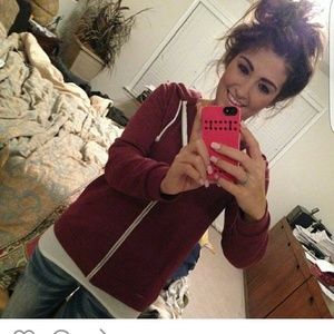 Meet your Posher, Caitlin