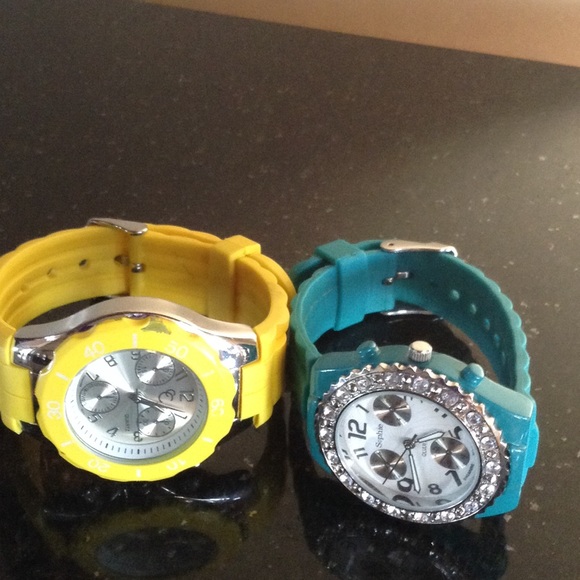 Green and yellow rubber watch bundle - Picture 2 of 4