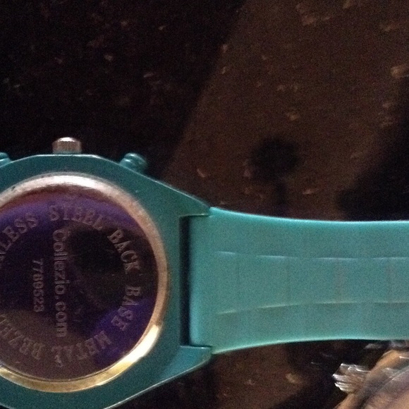 Green and yellow rubber watch bundle - Picture 4 of 4