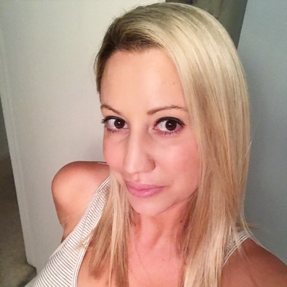 Meet your Posher, Katie - Picture 3 of 3