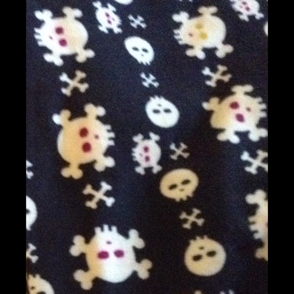 LuLaRoe TC Skulls and Crossbones