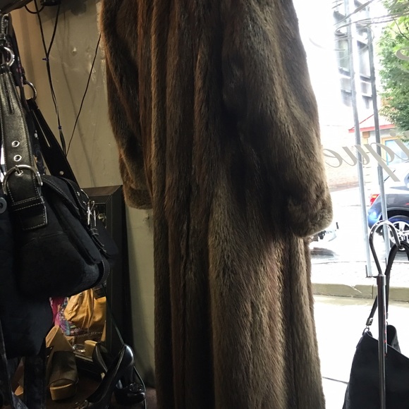 Full length mink - Picture 2 of 2