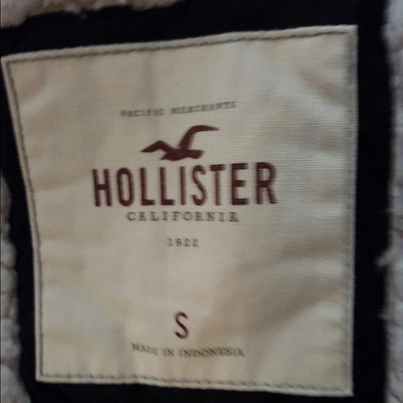 Hollister hooded vest