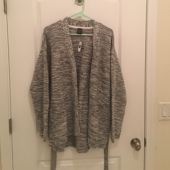 NEW gray Gap sweater