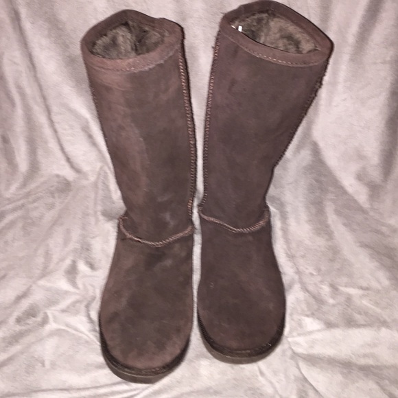 Dark brown, fur inside boots