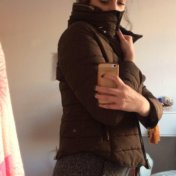 ZARA Puffer Coat - Fur Collar - olive green - L
