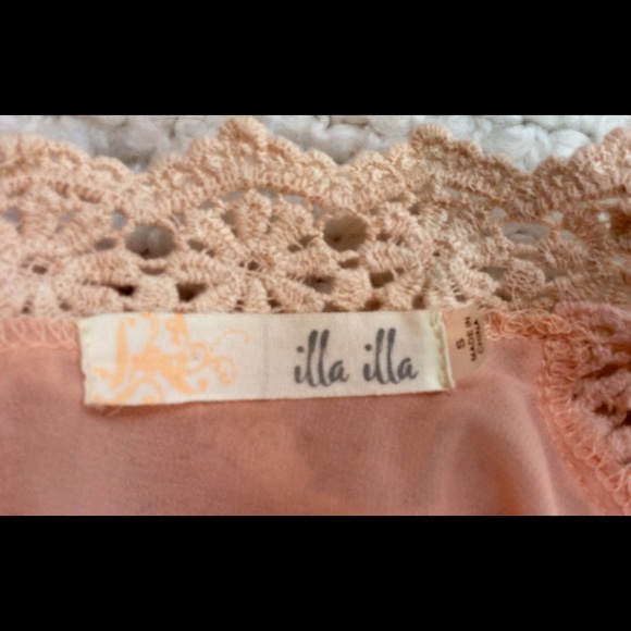 DONATED! Sleeveless Peach-Colored Top - Picture 4 of 4