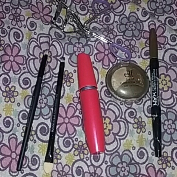 Makeup bundle
