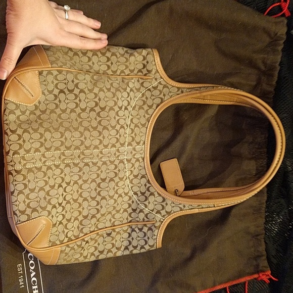 Tan coach purse - Picture 1 of 1