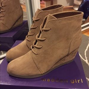 Madden Girl Domain Wedges