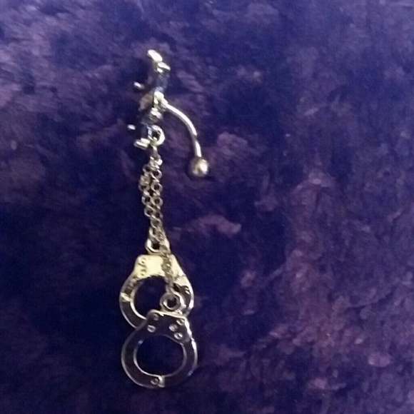 SOLD**Sherrif badge and handcuffs belly ring - Picture 2 of 2