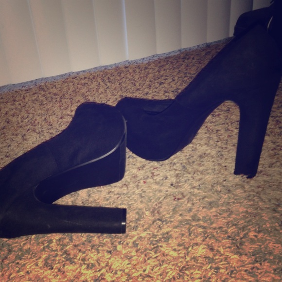 Size 8 H&M Brand chunky heels